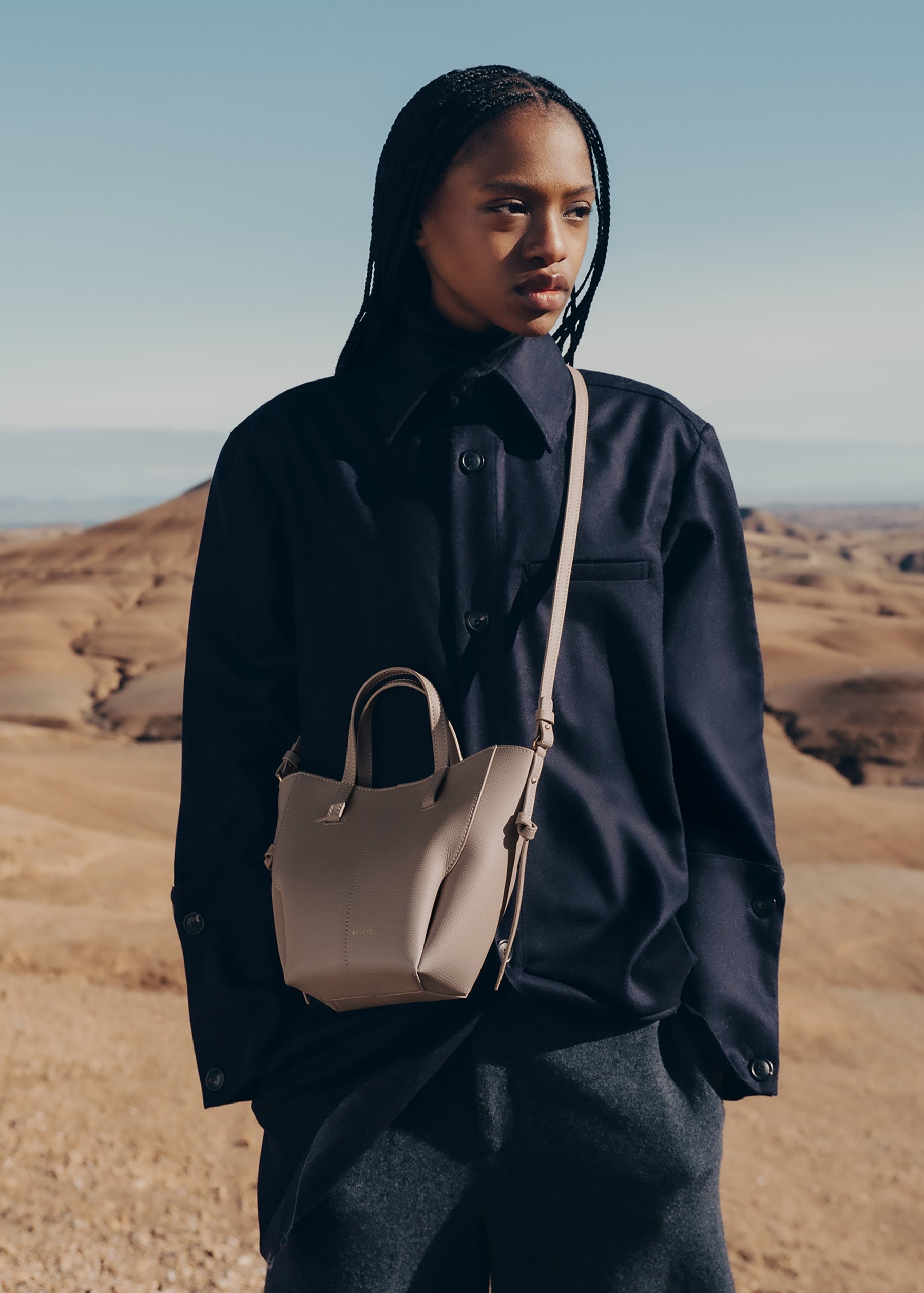 Cyme Tote Nano - Taupe Genarbtes Leder