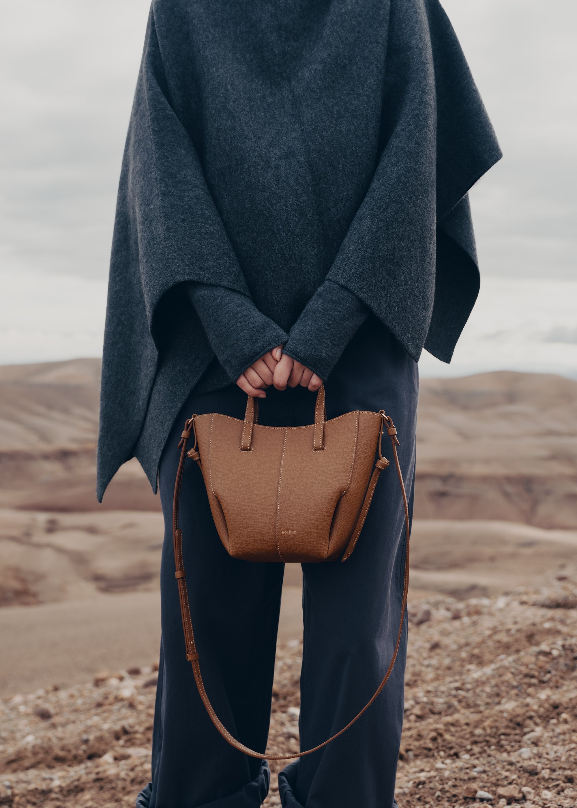 Cyme Tote Nano - Camel Genarbtes Leder