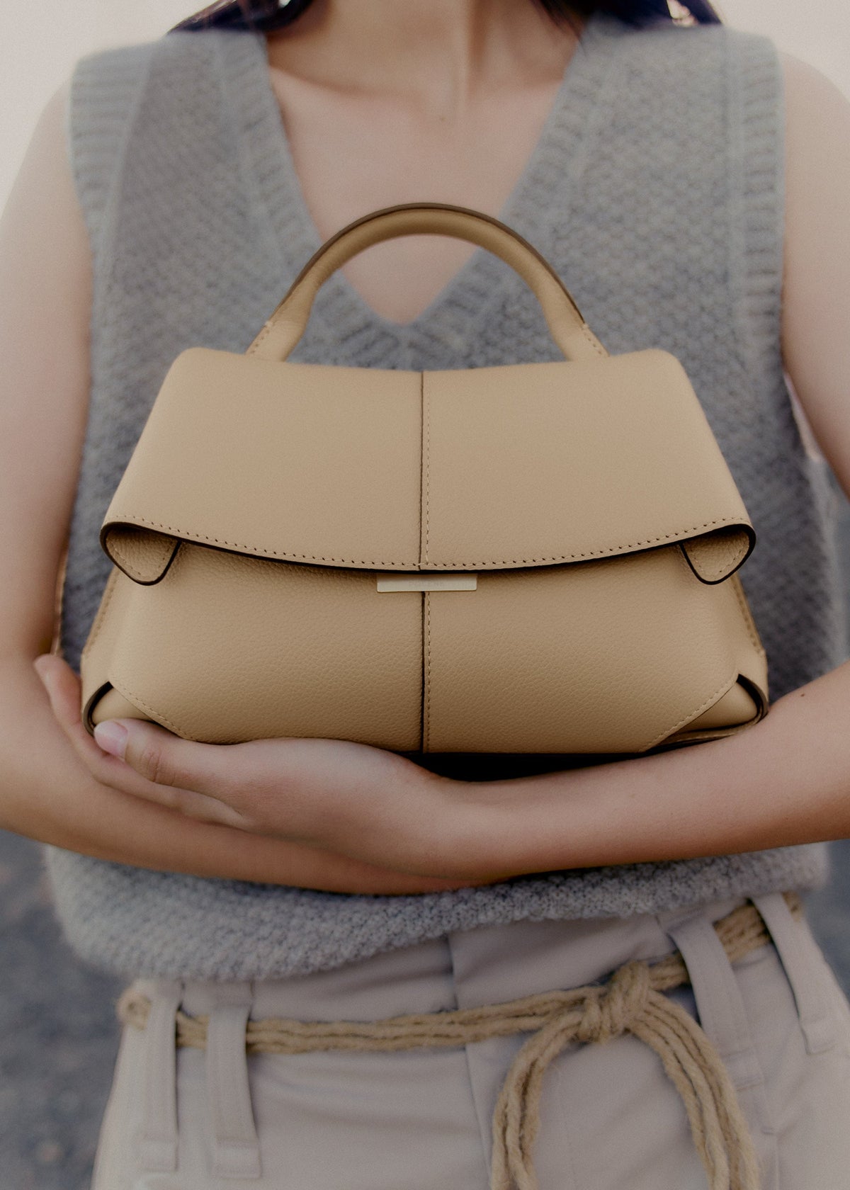 Mokki Mini - Sand Genarbtes Leder