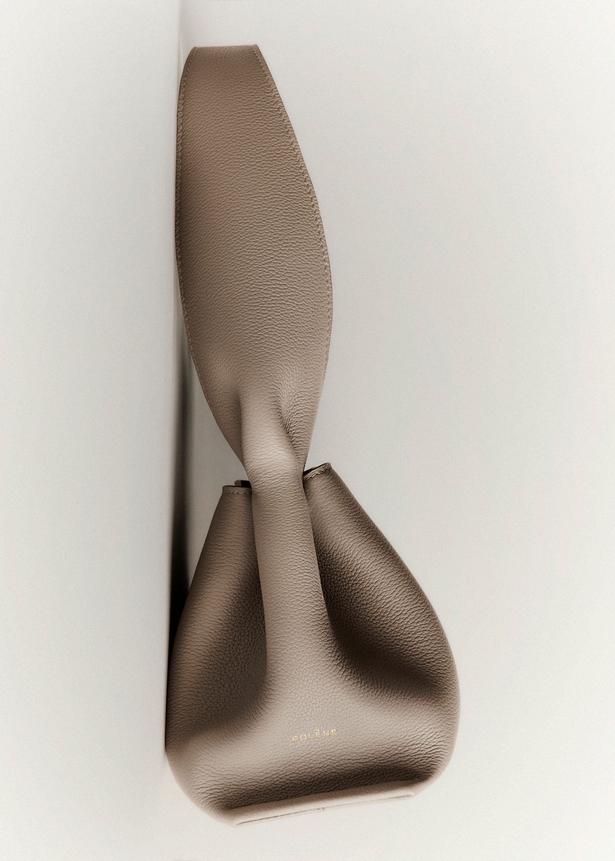 Numéro Neuf East West - Taupe Genarbtes Leder