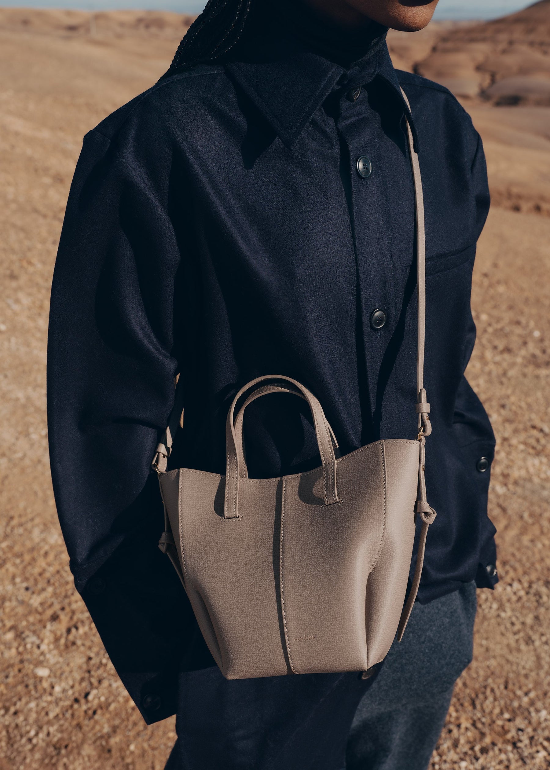 Cyme Tote Nano - Taupe Genarbtes Leder