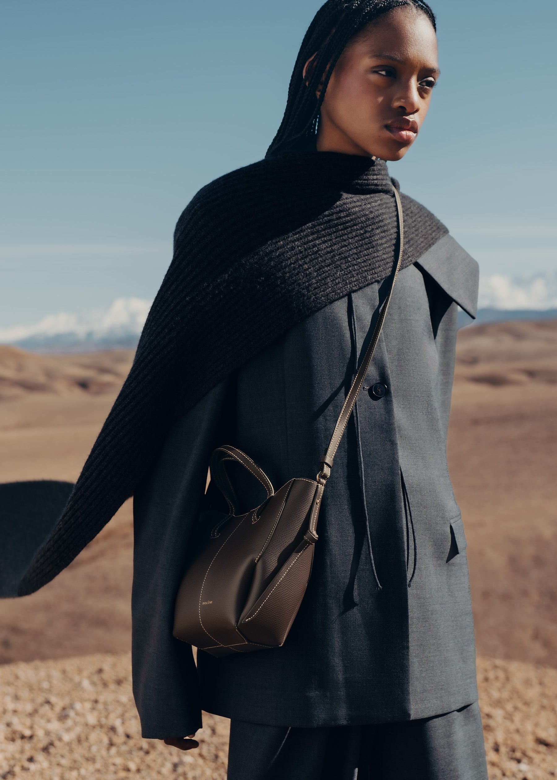 Cyme Tote Nano - Ebenholz Genarbtes Leder