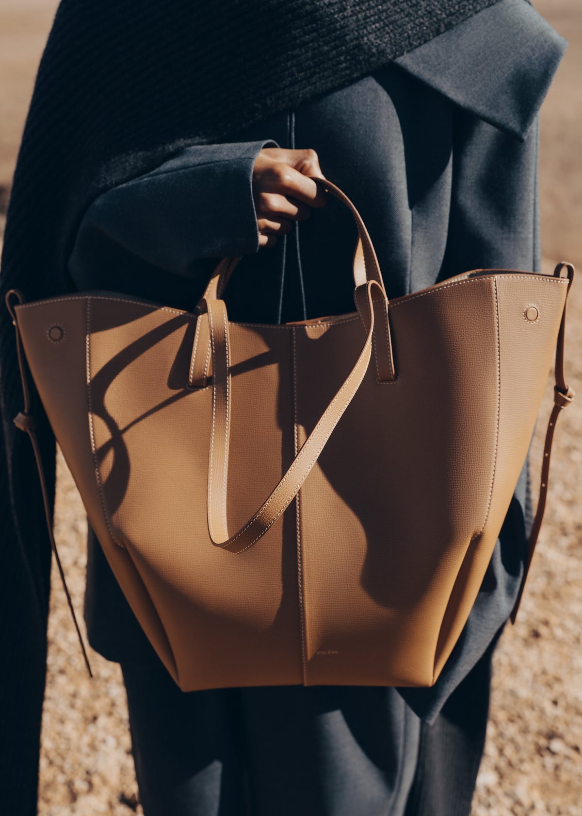 Cyme Tote - Camel Genarbtes Leder
