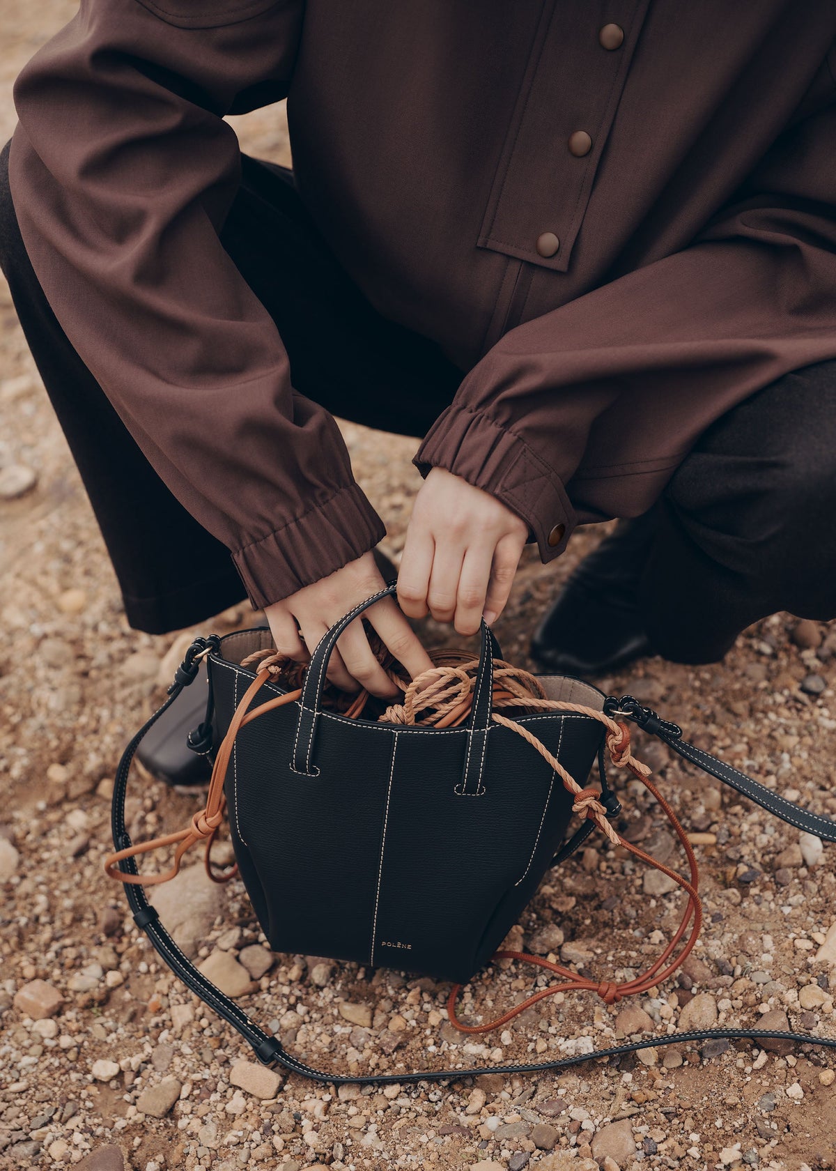 Cyme Tote Nano - Schwarz Nähte Ecru Genarbtes Leder