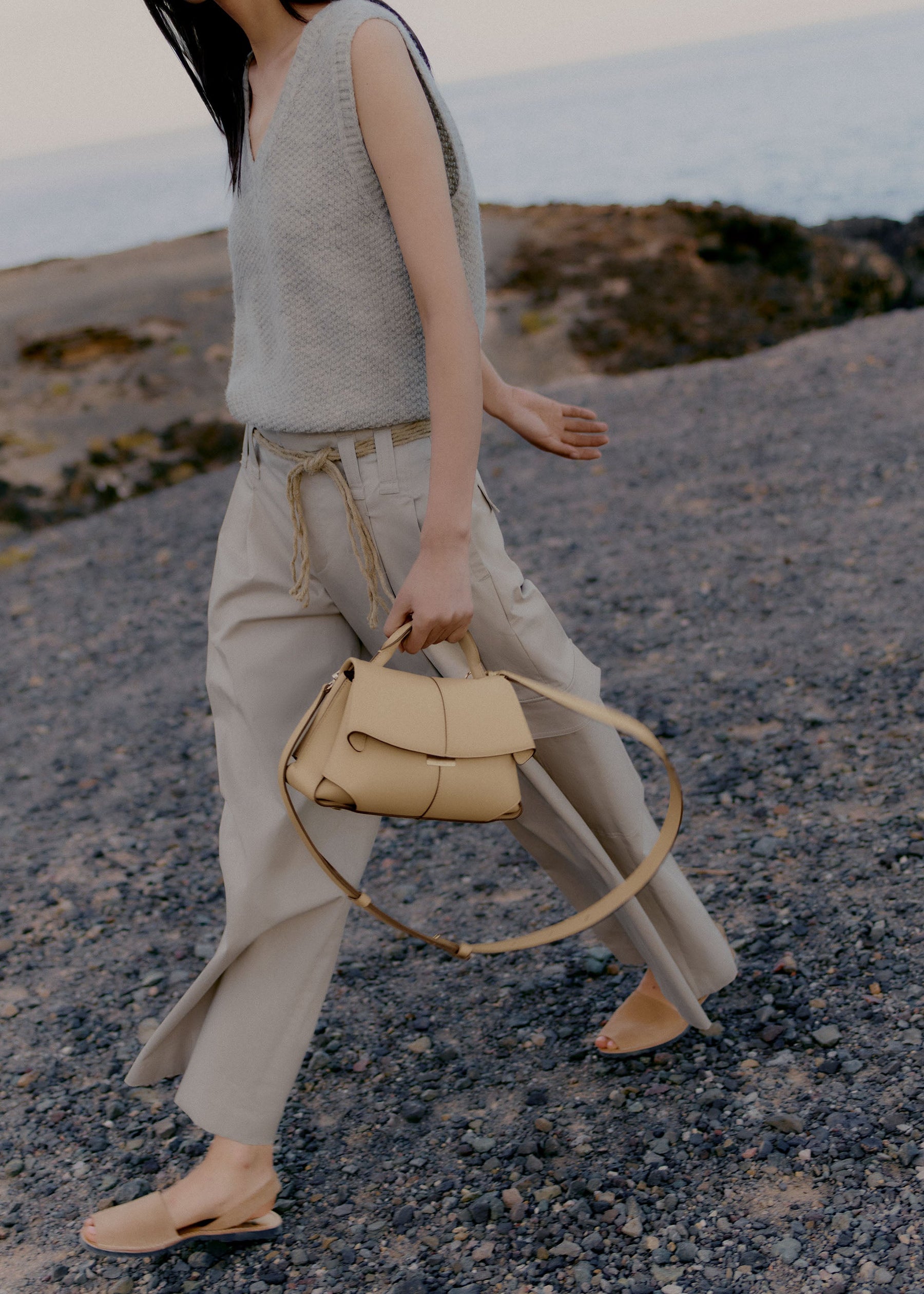 Mokki Mini - Sand Genarbtes Leder