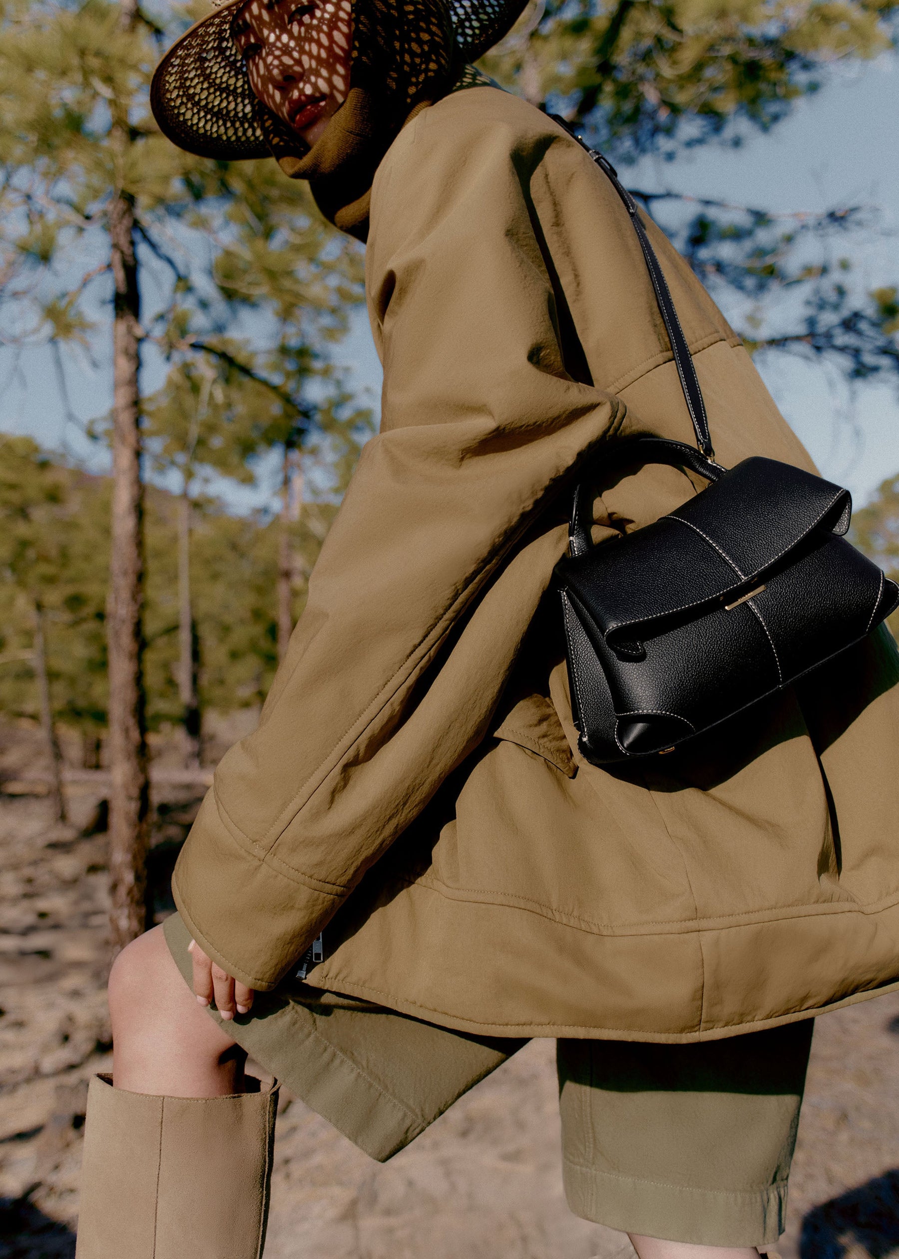 Mokki Mini - Schwarz Nähte Ecru Genarbtes Leder
