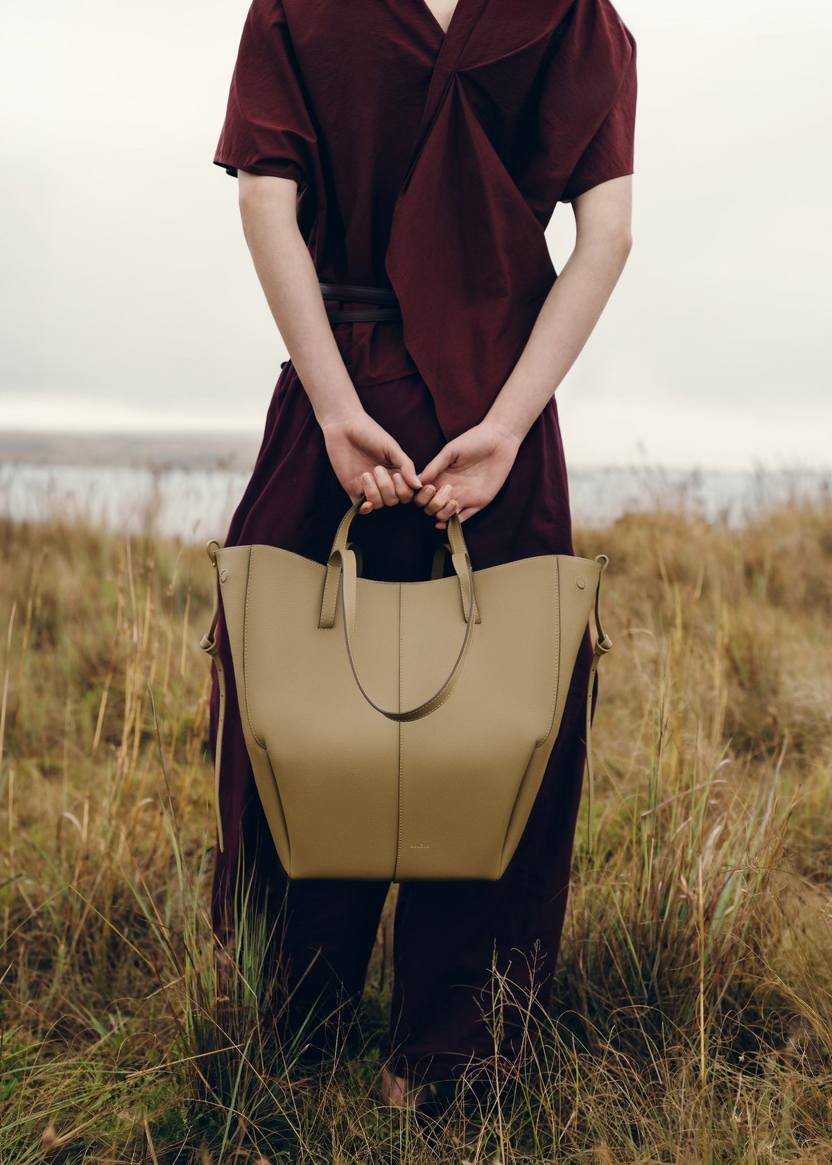 Cyme Tote - Olivbraun Genarbtes Leder