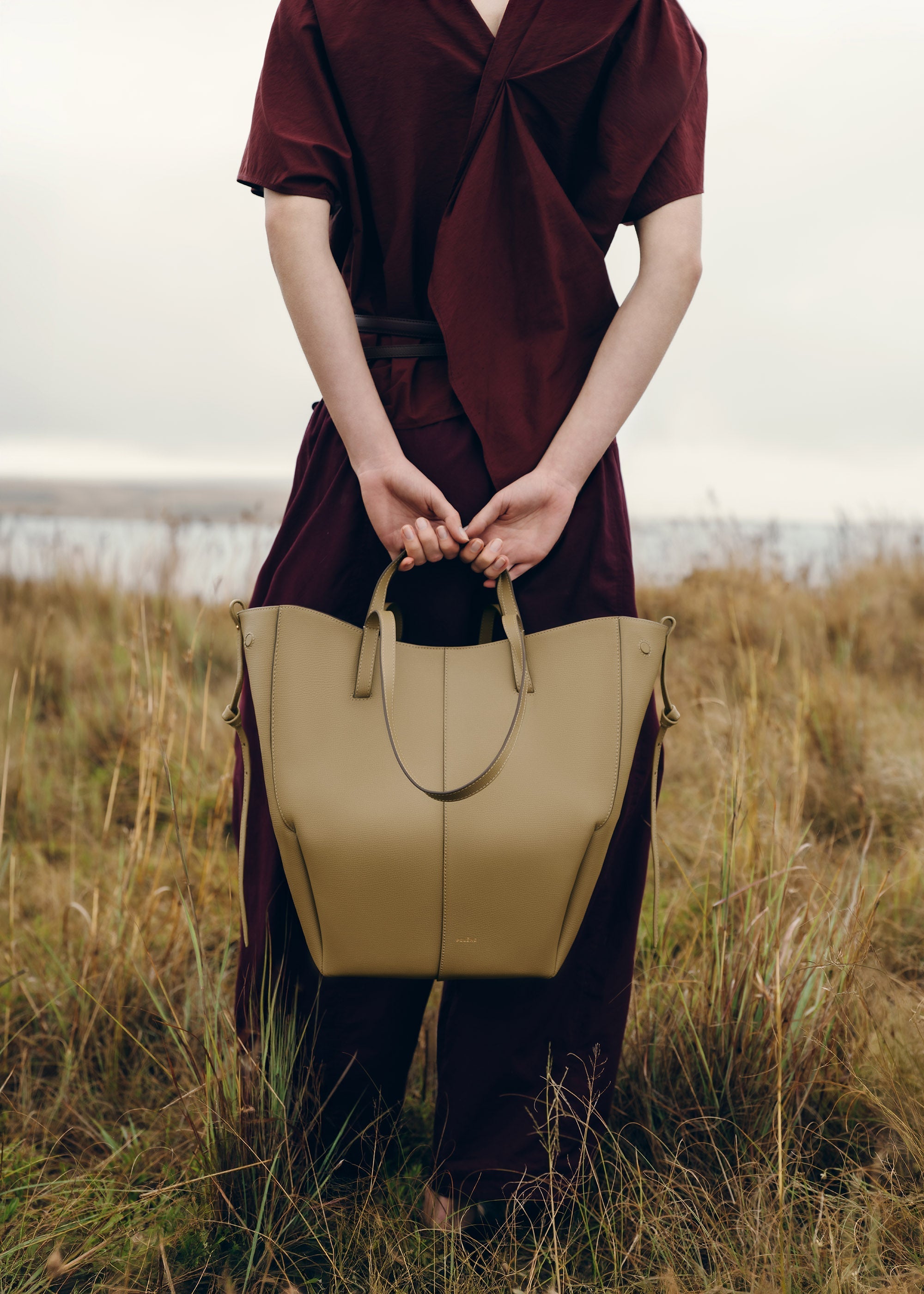 Cyme Tote - Olivbraun Genarbtes Leder