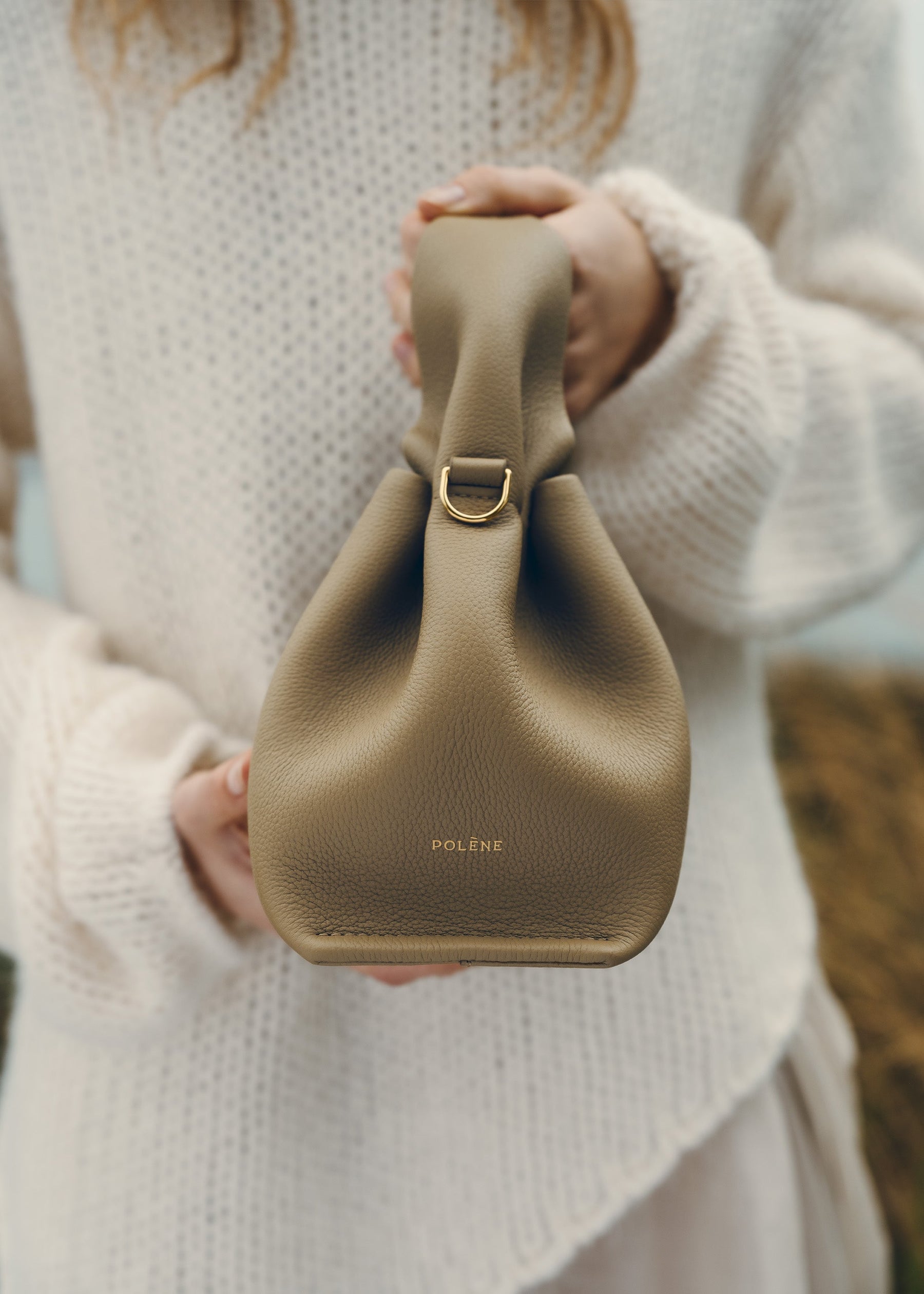 Numéro Neuf Mini - Olivbraun Genarbtes Leder