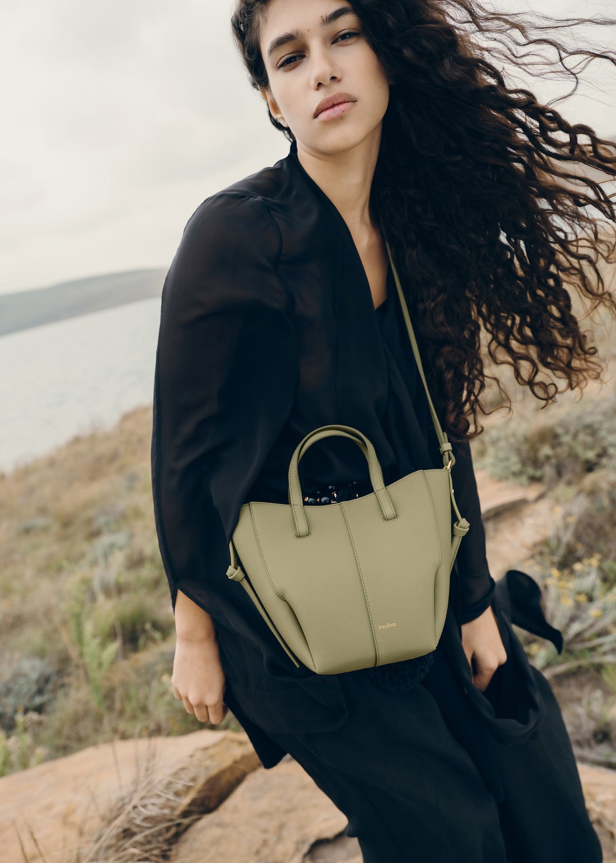 Cyme Tote Nano - Lindgrün Genarbtes Leder