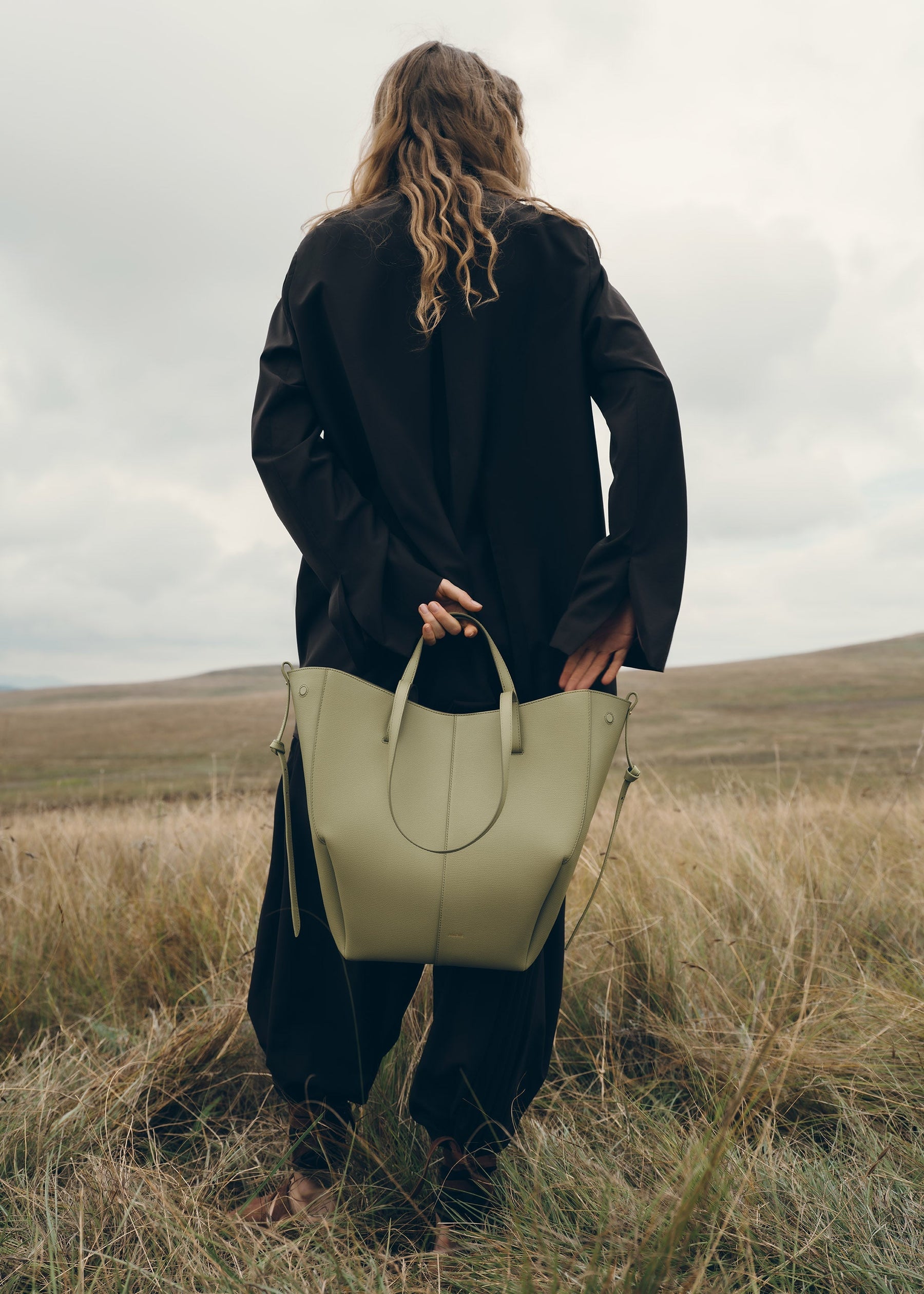 Cyme Tote - Lindgrün Genarbtes Leder