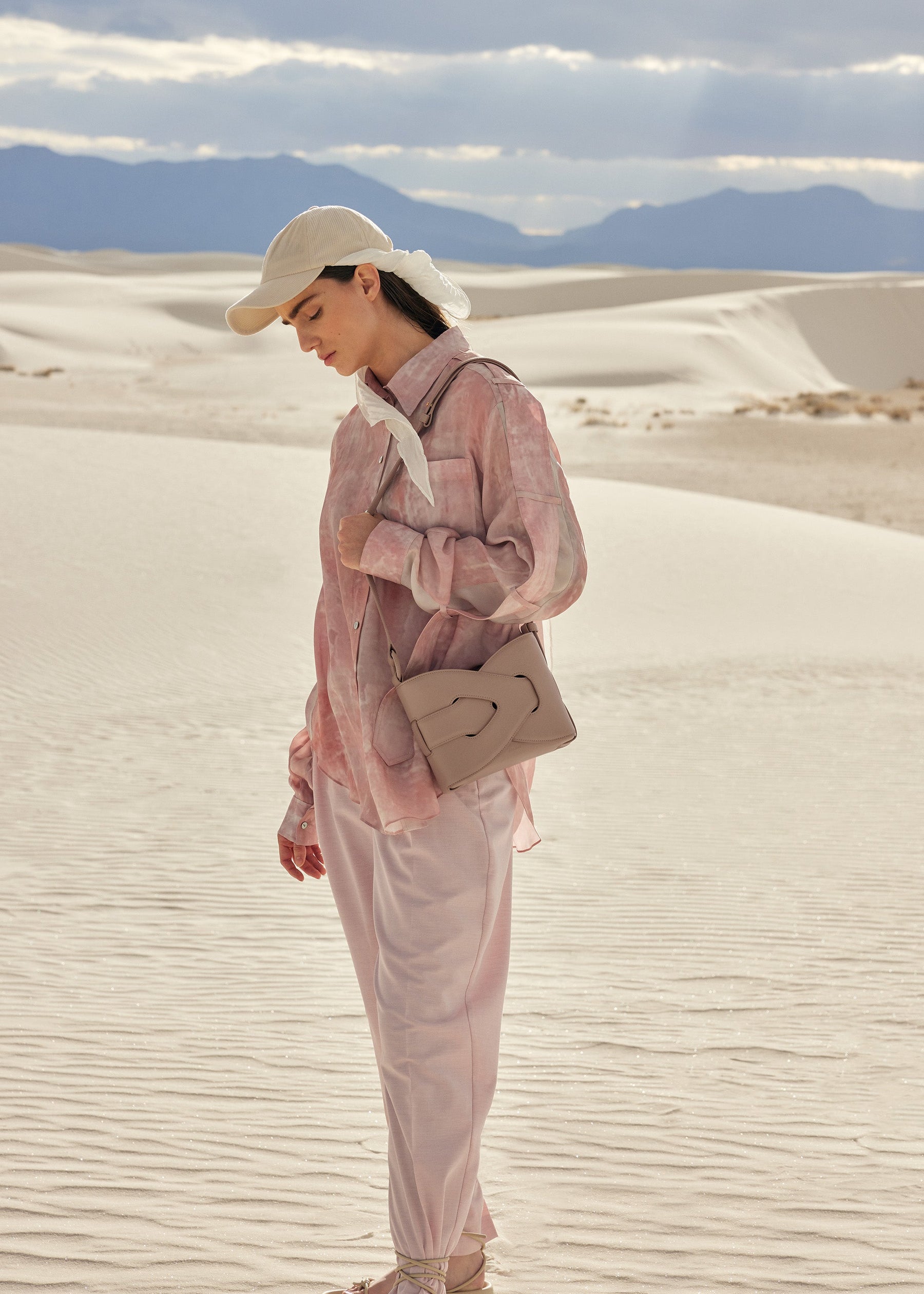 Nodde - Taupe Glattes Leder
