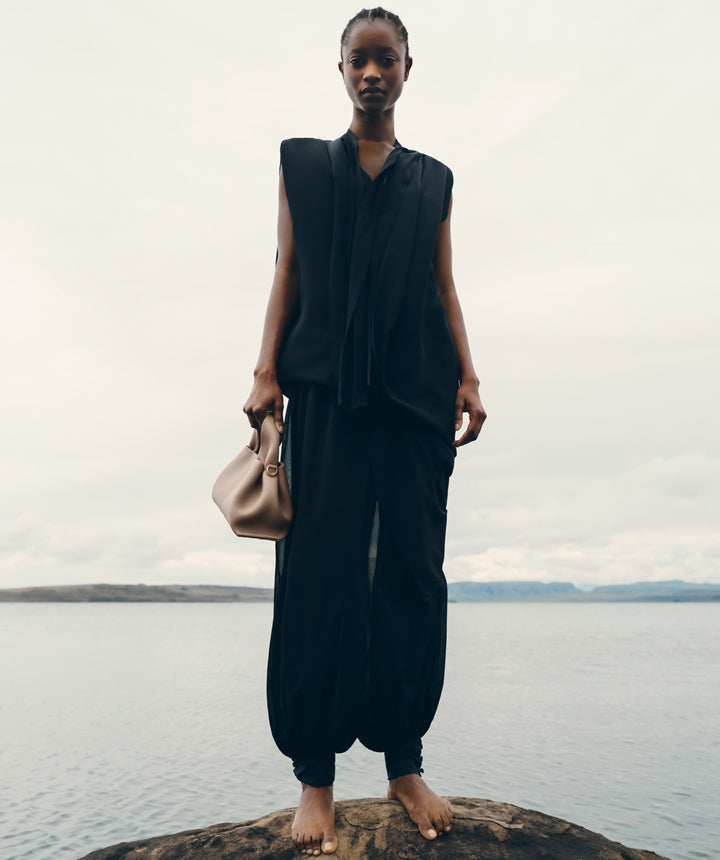 Numéro Neuf Mini — Taupe Genarbtes Leder